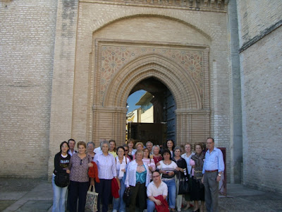 En la puerta del Monasterio de San Isidoro del Campo en Santiponce