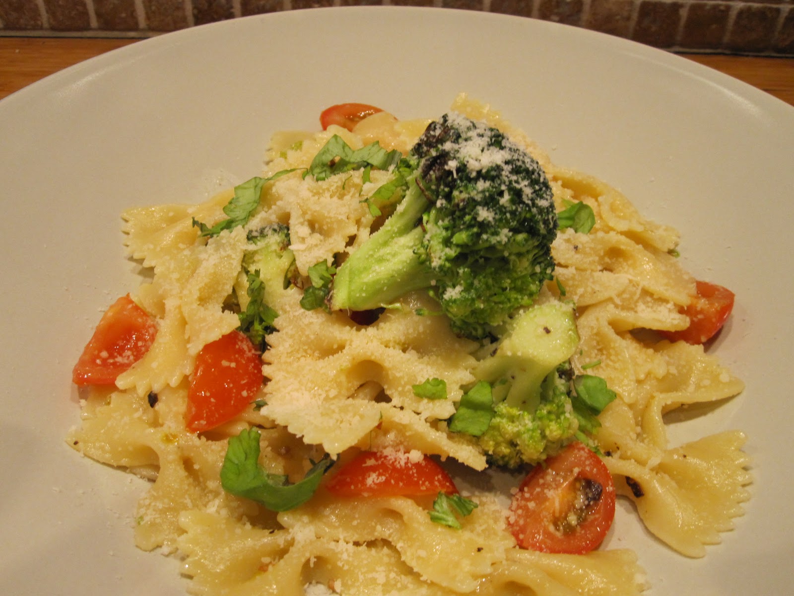 Food Devil Broccoli & Cherry Tomato Pasta