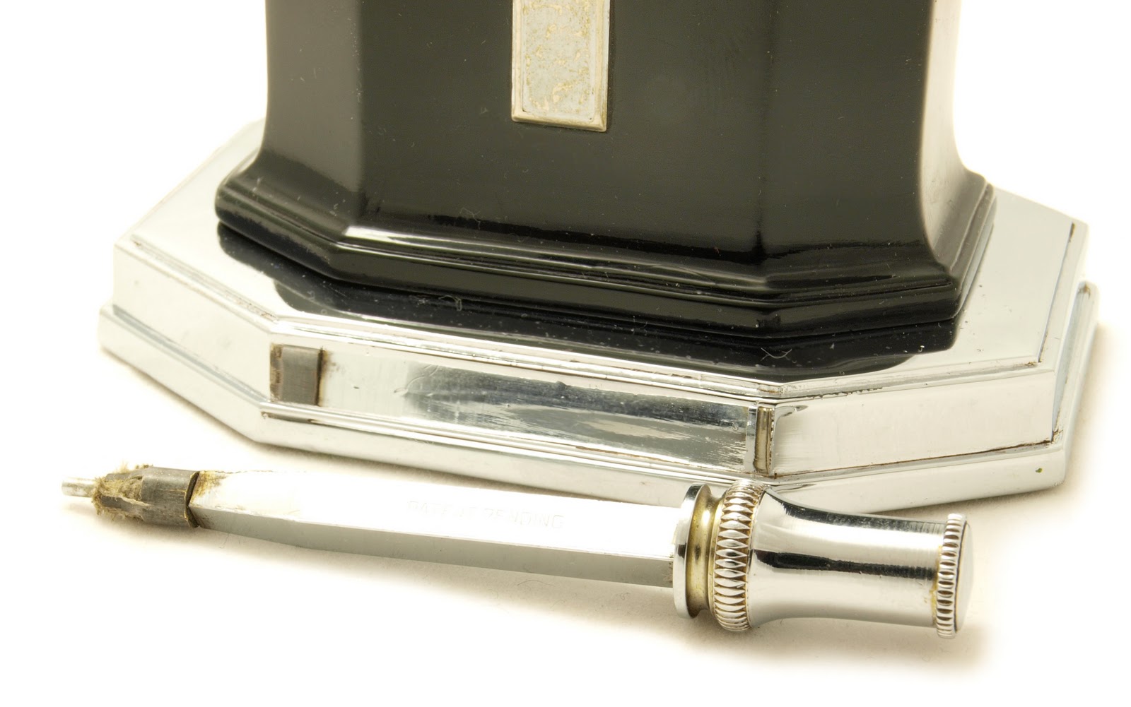 Table lighters collectors' guide Ronson TouchTip 'Octette' Table