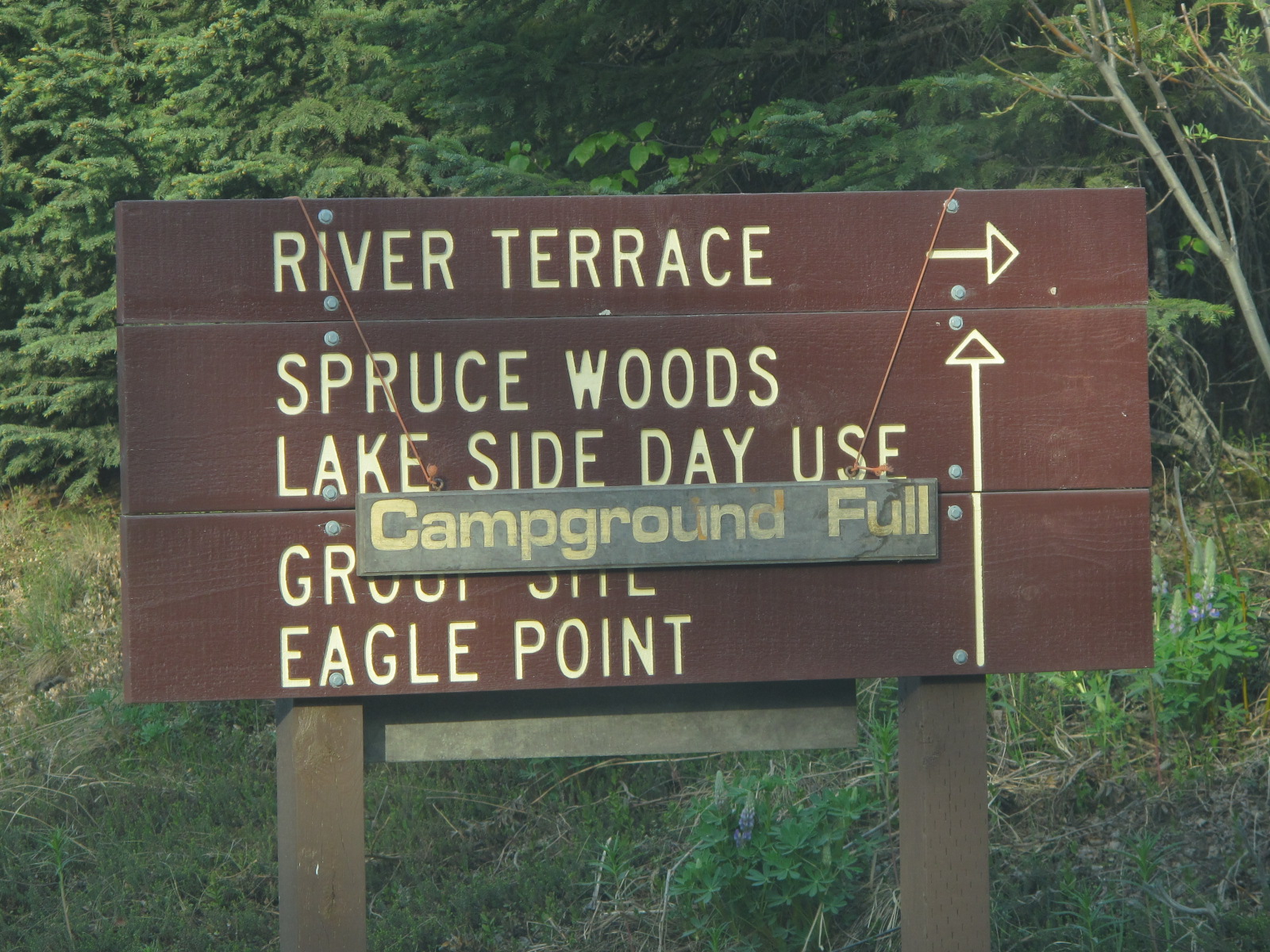 BASECAMP NIKISKIcamping at Trail River.