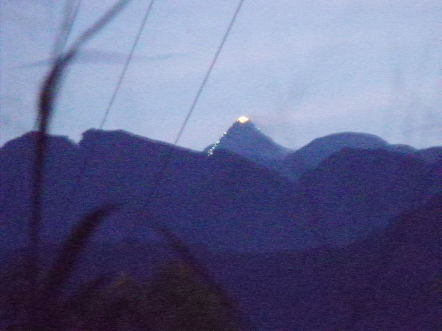 philipveerasingam: The lights of Adam's peak- Sri Paada - Sivanoli ...