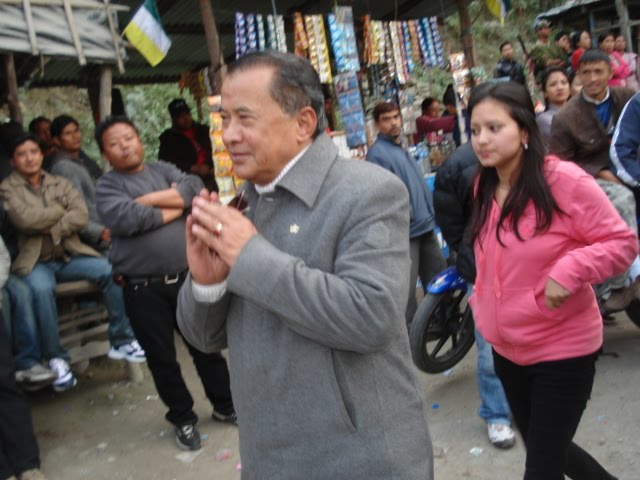 [sikkims+ex+cm+mr+n+b+bhandari+coming+by+foot+from+rangpo+darjeeling+area+to+rangpo+sikkim+during+04+hours+dharna+and+nbandh+at.jpg]