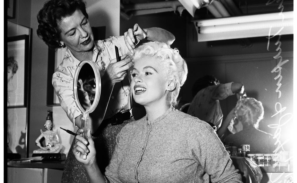 Hair Stylist Florence Bush