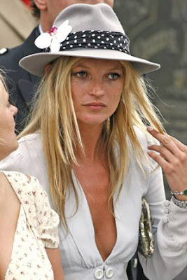 Kate Moss- assets popping out