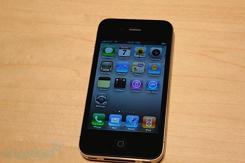 Electronics Reviews: iPhone 4
