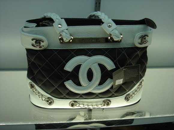 Fashion Dina: Chanel Purse