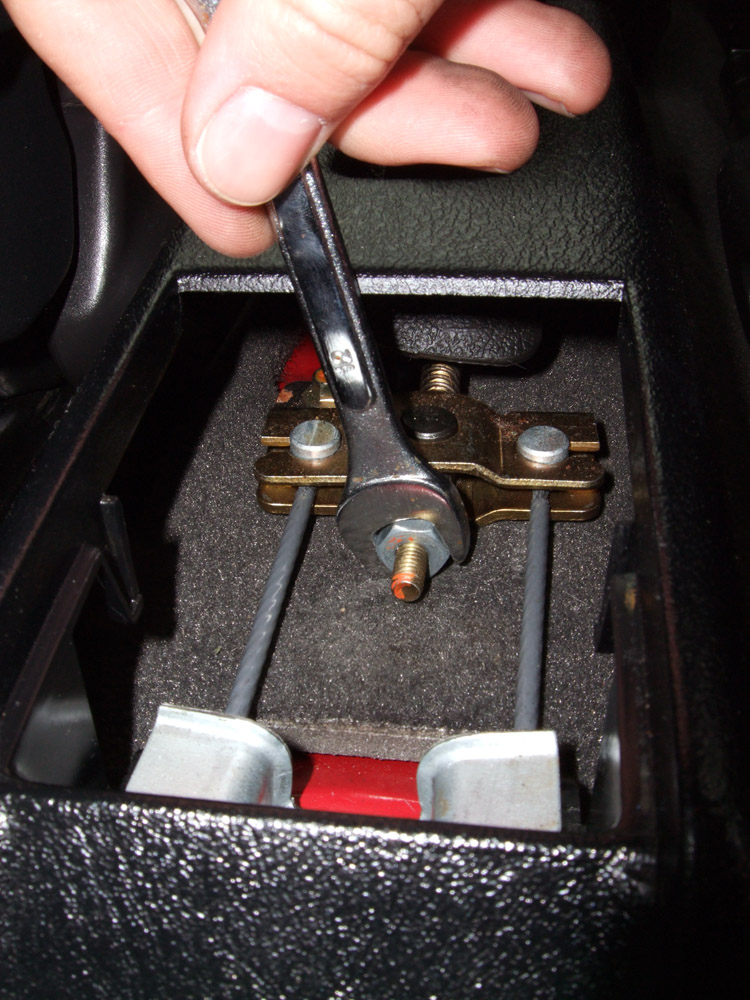 MG Rover Service Guides: Handbrake - Adjusting