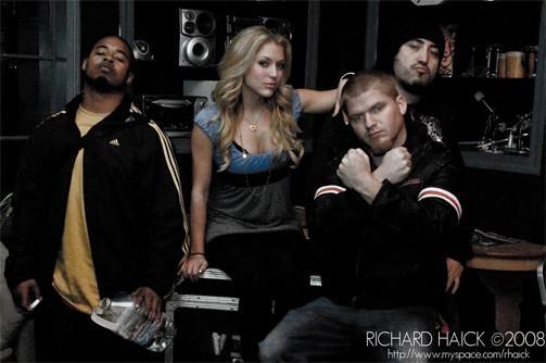 Группа flipsyde. Flipsyde feat piper happy. Flipsyde feat piper happy. Flipsyde солистка. Flipsyde.