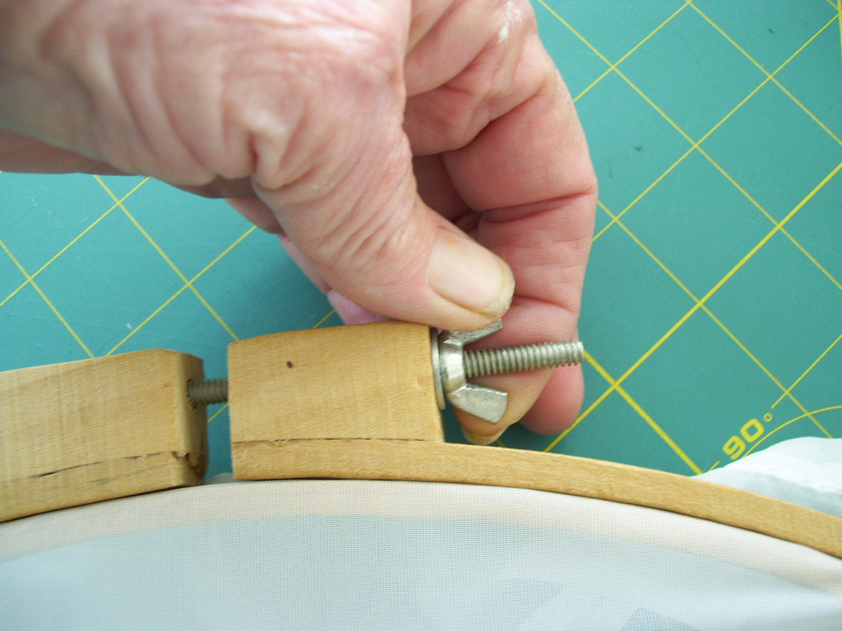 Linda's Art Quilts How to Make Screen Printing Frames with Embroidery