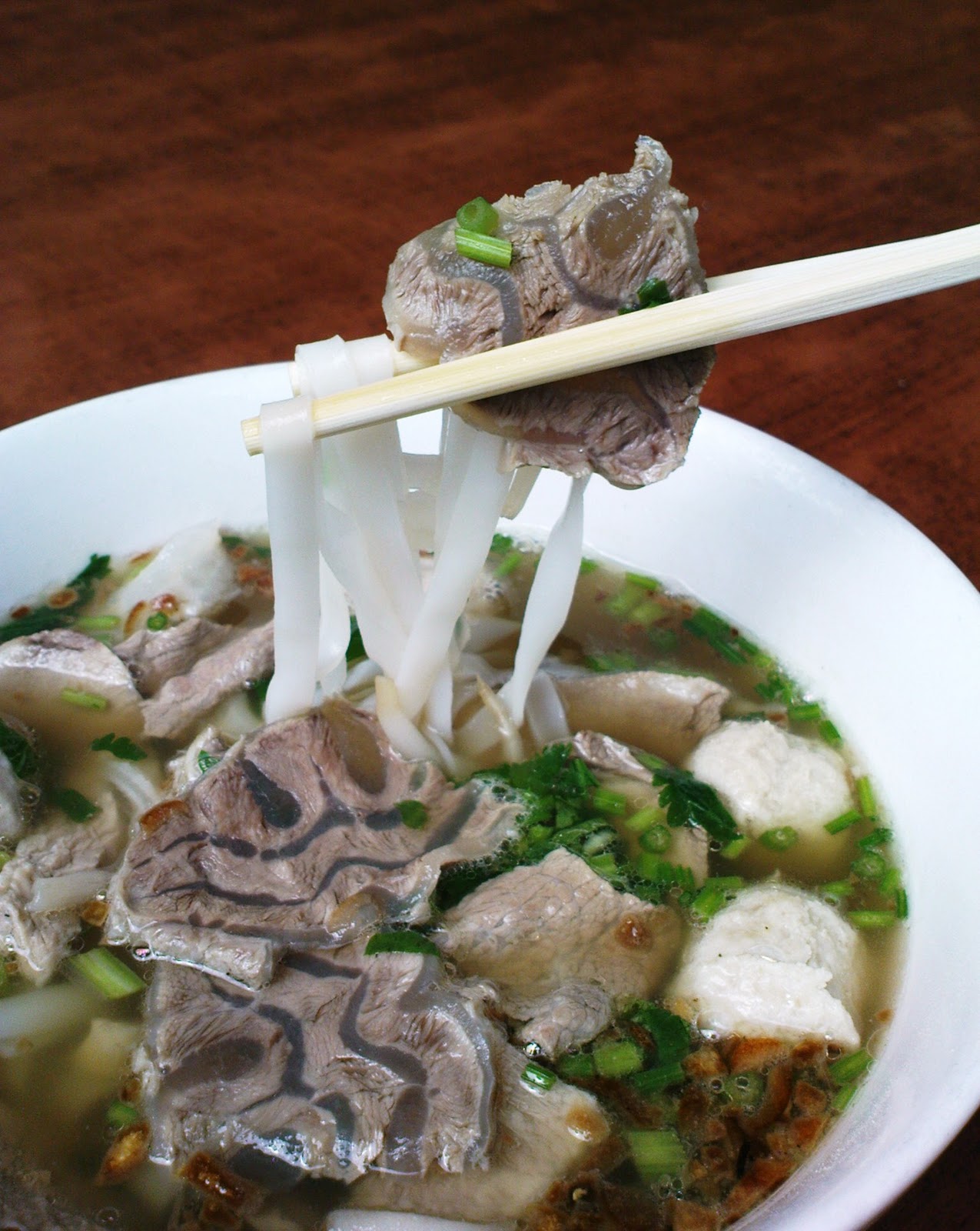 EAT OUT with SAM Popular Beef Koay Teow Soup 2828 Cafe (Non Halal)