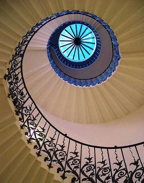 [The-Worlds-10-Most-Stunning-Stairways-Design-004.jpg]