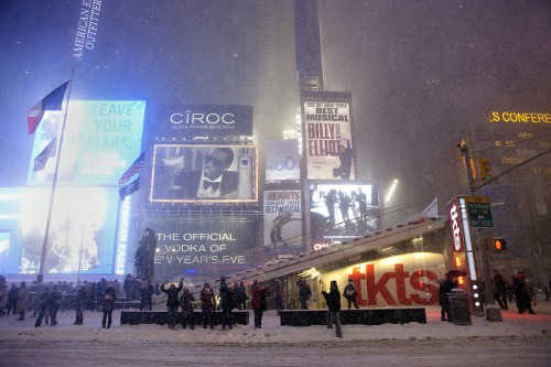 [The-Great-Snowball-Fight-In-Times-Square-013.jpg]