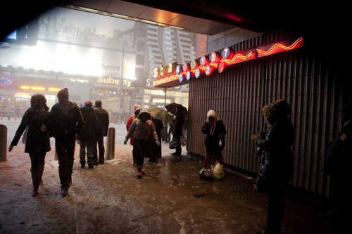 [The-Great-Snowball-Fight-In-Times-Square-004.jpg]