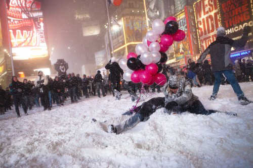 [The-Great-Snowball-Fight-In-Times-Square-003.jpg]