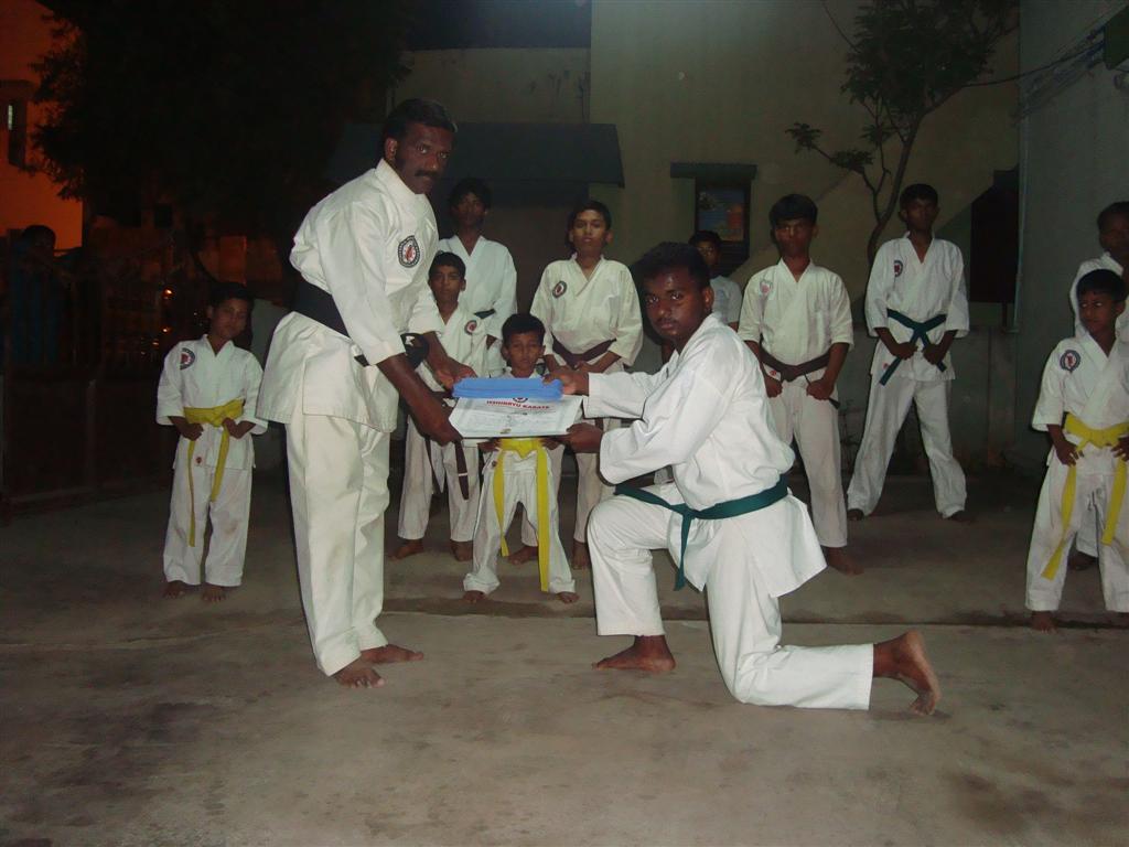 Renshi G.SelvakumarIsshinryu Karate Madurai traditional belt tie