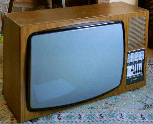 Телевизор 80 х. Телевизор «Telefunken Fe-III» 1934. Телефункен телевизор 80-х. Телевизор Горизонт 206. Телефункен телевизор старый.