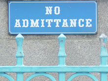 NO ADMITTANCE !