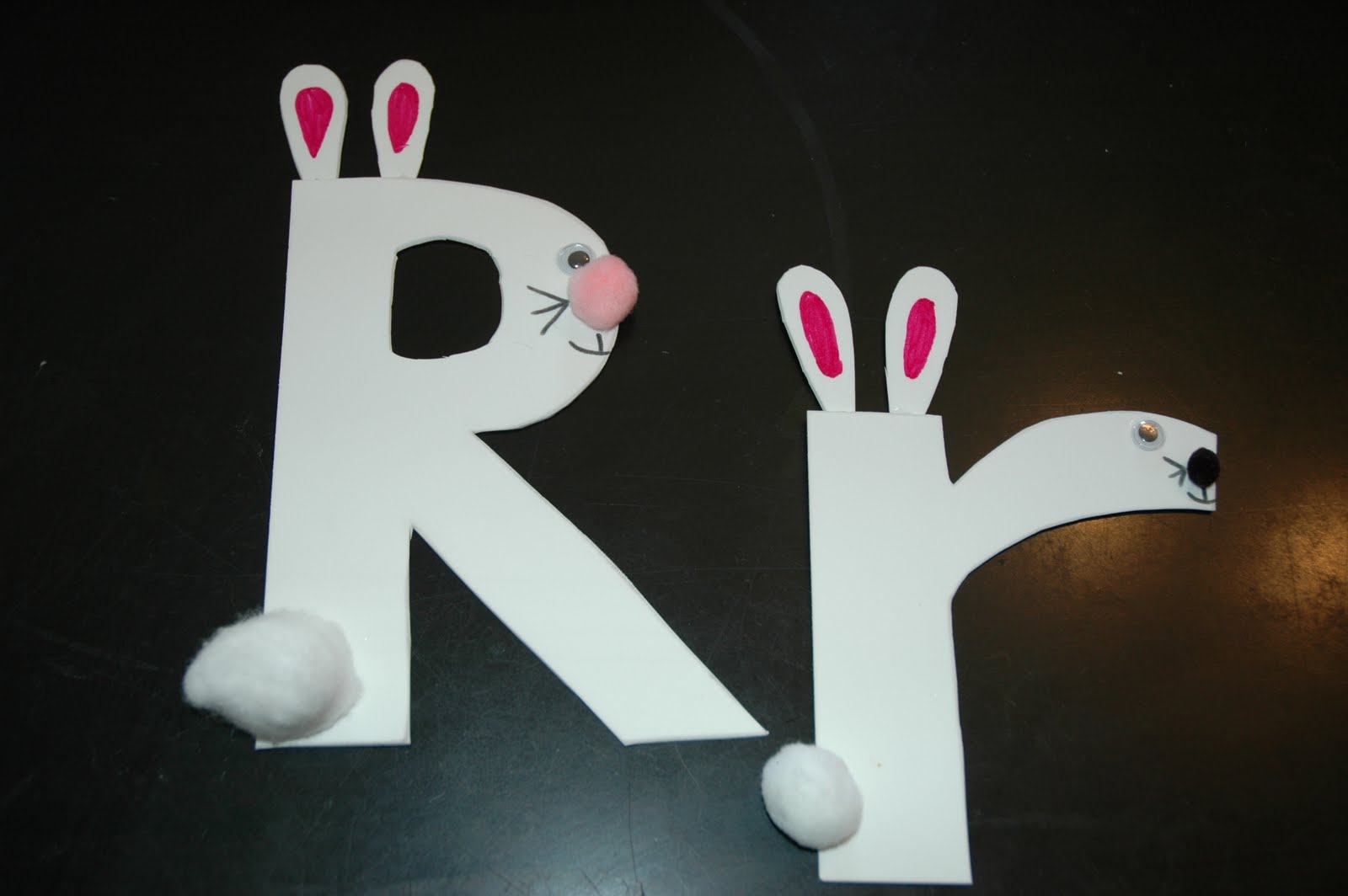 this and that: Letter Rr