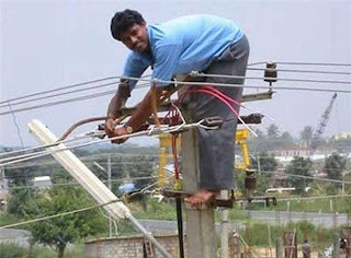 Eletricista no Paquistão segurança zero