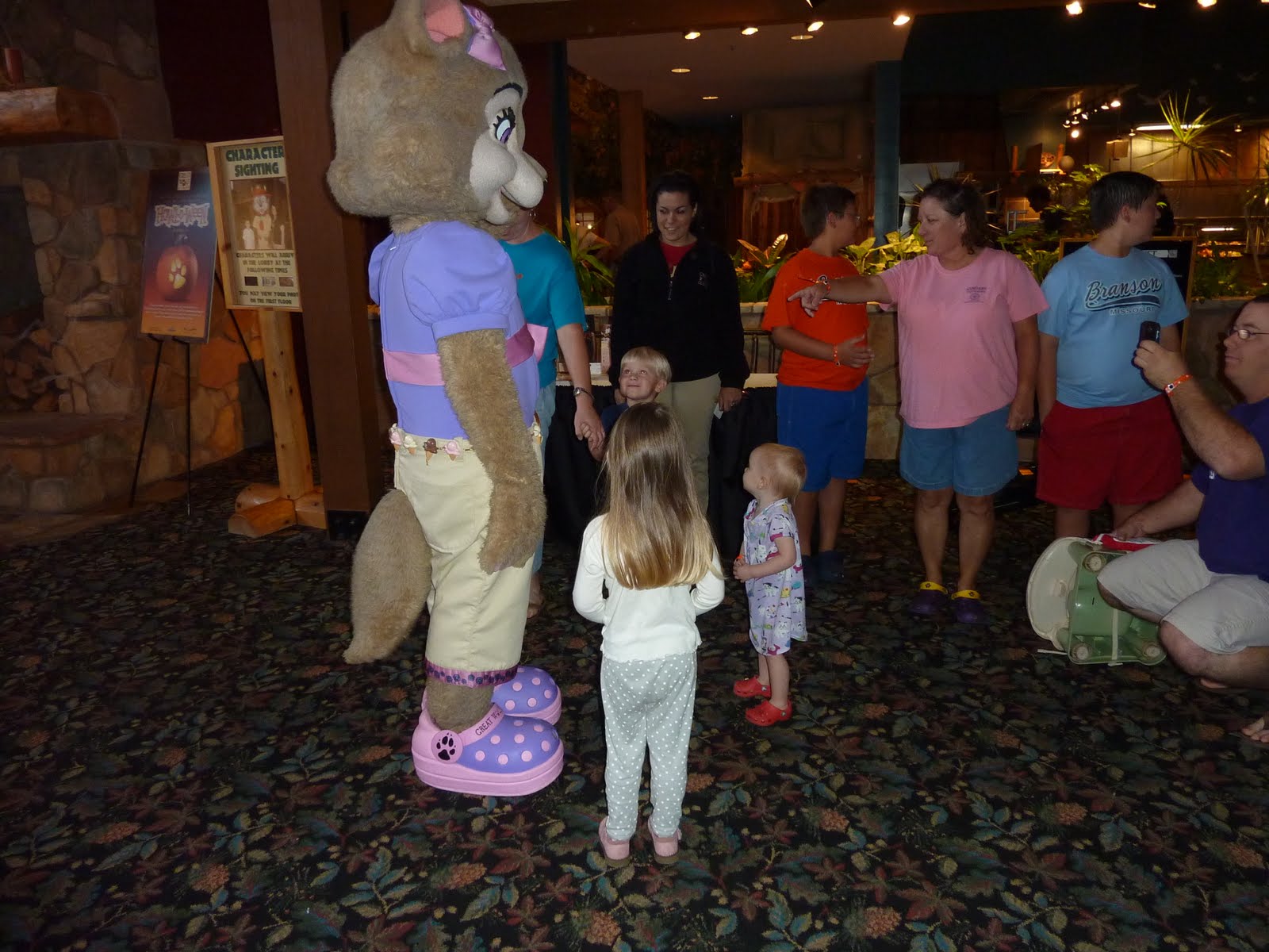 LilyBug: Great Wolf Lodge 2010 - Meeting Violet