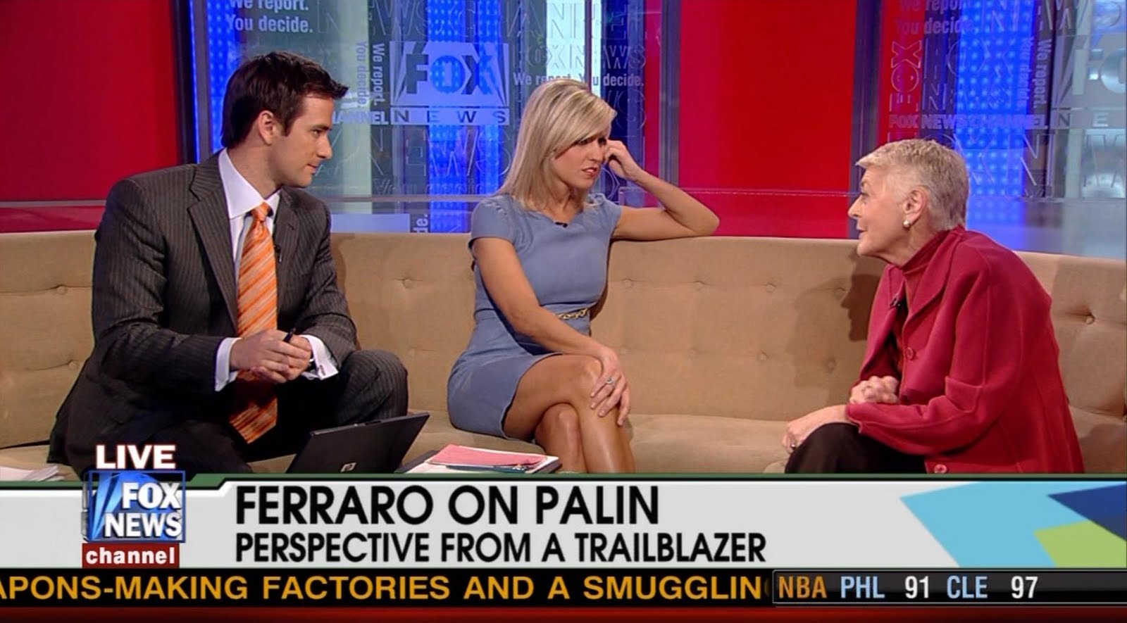 News Babes: FOX&rsquo;s Ainsley Earhardt Showing Her Great Legs