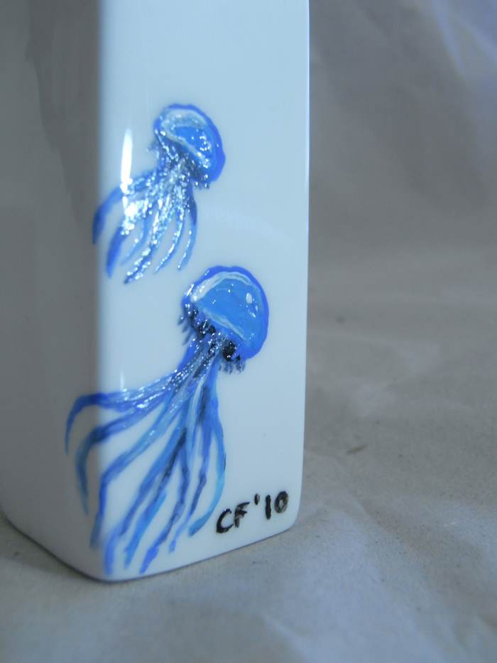 [jellyfish+big+pepper+shaker+04.jpg]