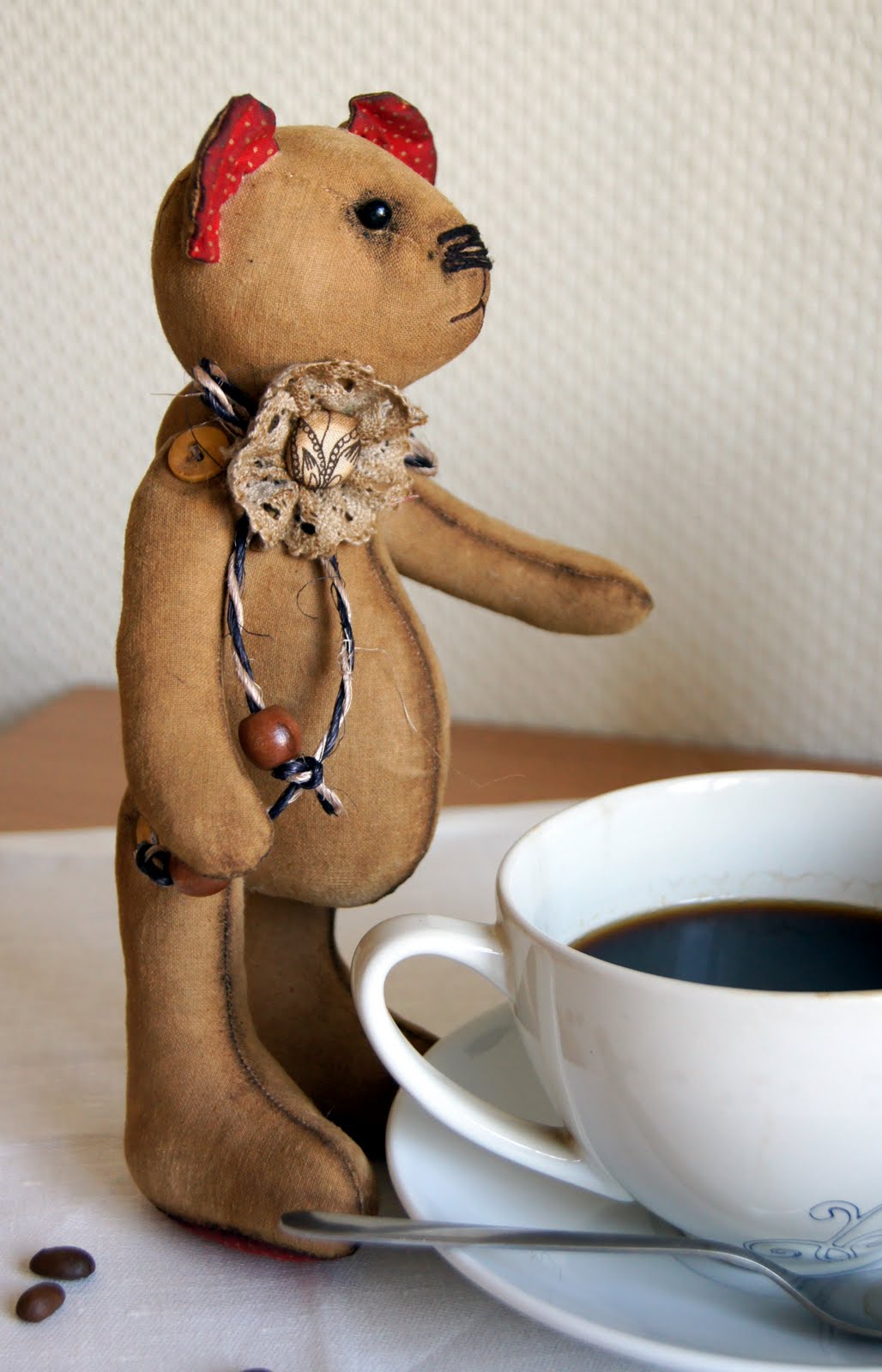 брошь медведь с кофем. кофейный мишка. кофейные мишки своими руками. кофейная игрушка медведь. чердачная игрушка.