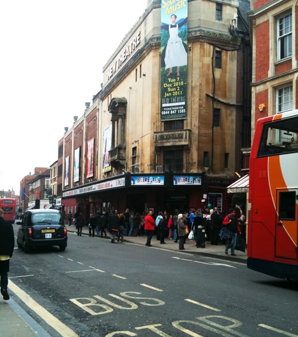 [1.New-Theatre-Oxford.jpg]