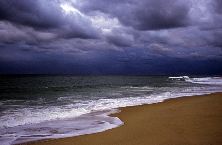 [playa-y-tormenta.jpg]