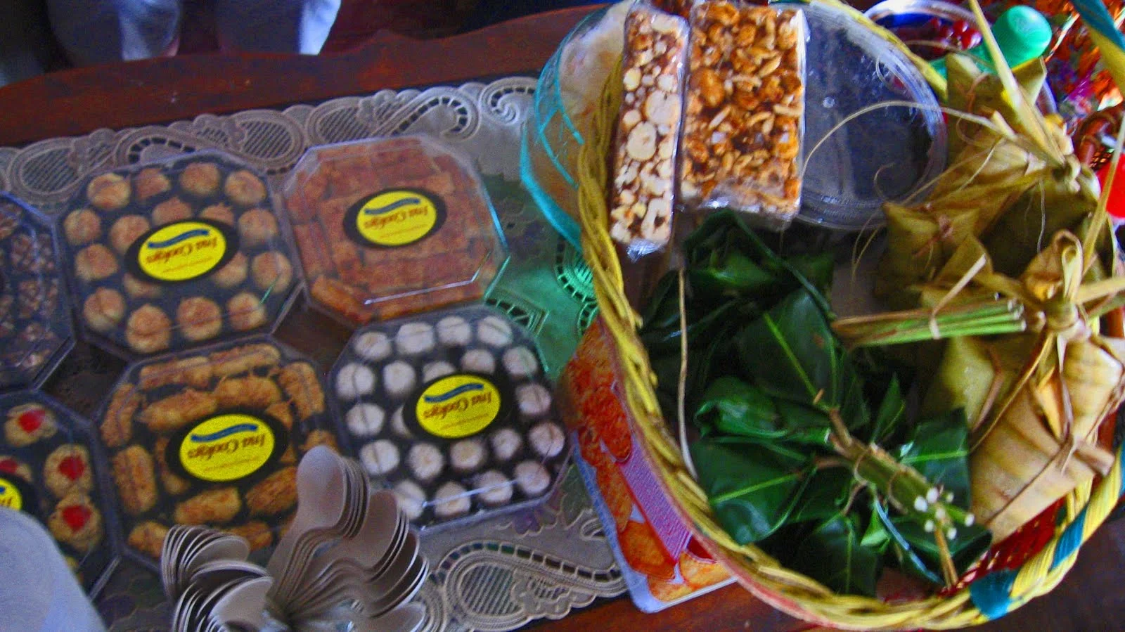 Idul Fitri tradition in Indonesia with family gathering and traditional food