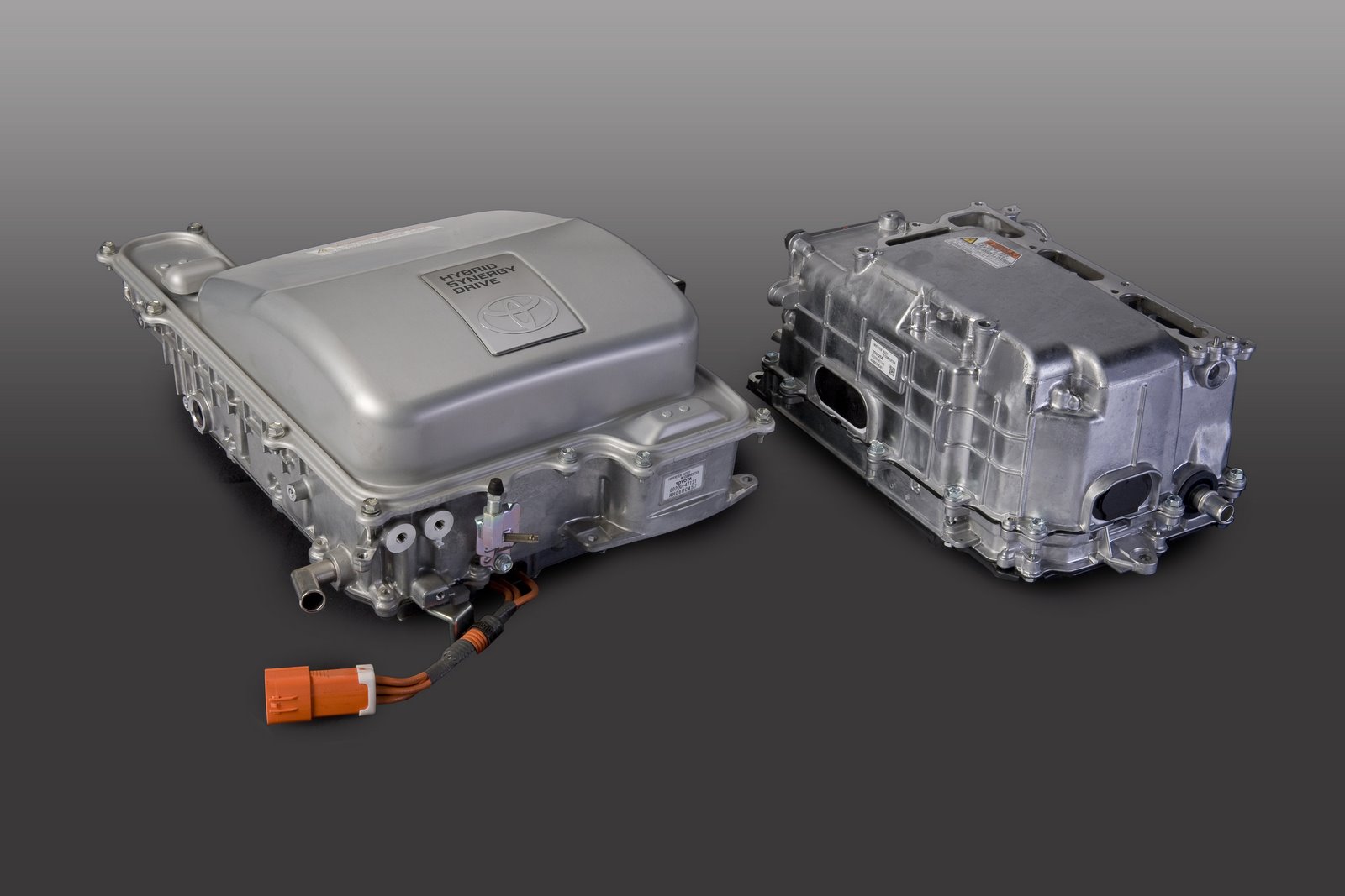 [2nd+and+3rd+Gen+Prius+Inverters.jpg]
