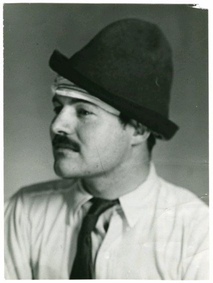 [Ray+Man%20Ray%202,%20Ernest%20Hemingway1_sm.jpg]