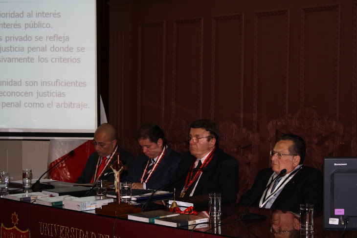 Defensa de Tesis Doctoral en la Sección de Postgrado de la Universidad de San Martín de Porres