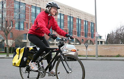 Image of bike commuter Helen Scholtz