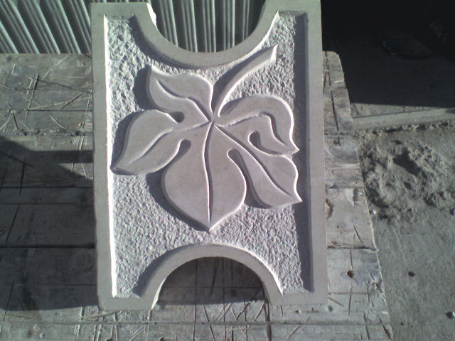 каменен орнамент лозов лист