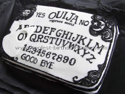 [ouija-board-cake-01.jpg]