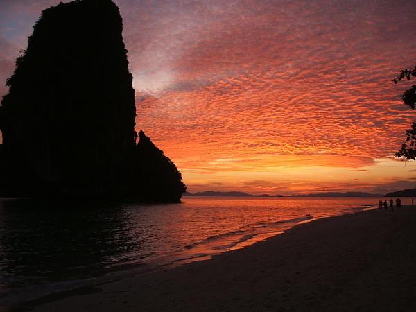 [Krabi-Thailand-sunset.jpg]