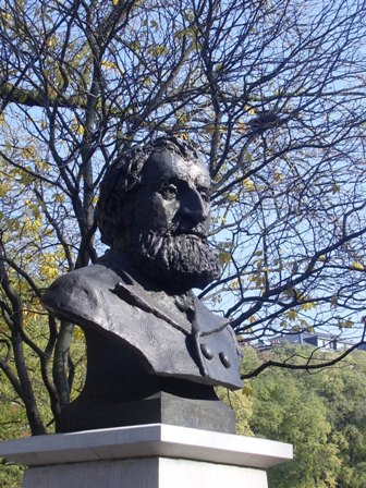 Le buste de Gustave Moynier aux Bastions