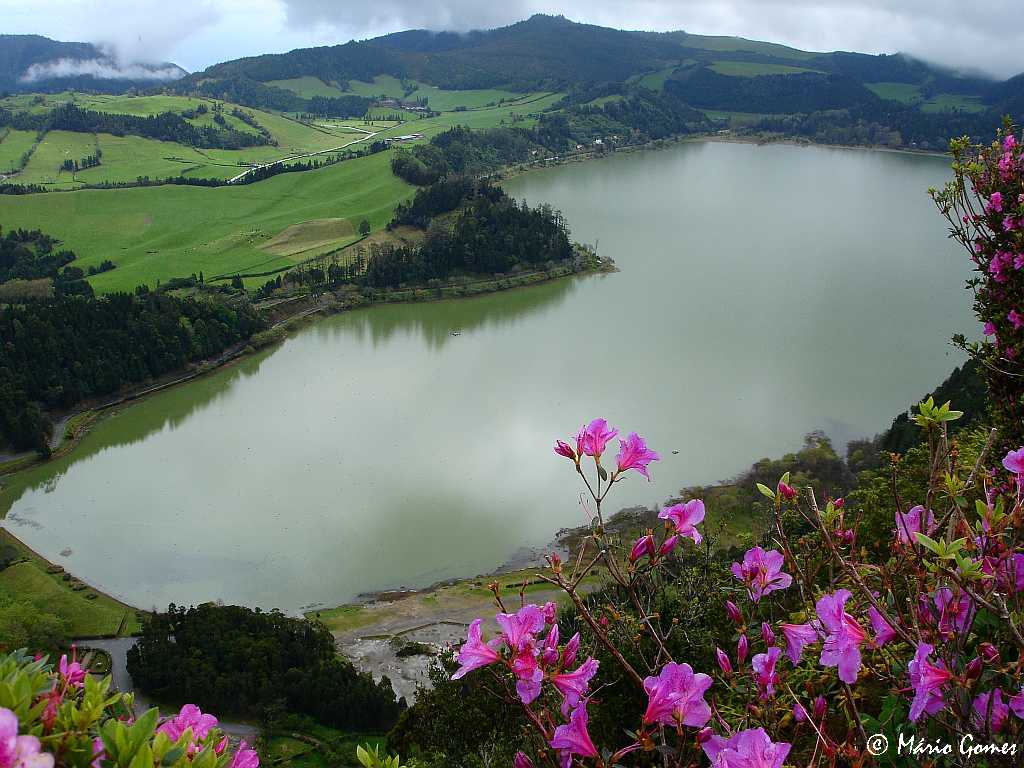 [Lagoa+das+Furnas.jpg]