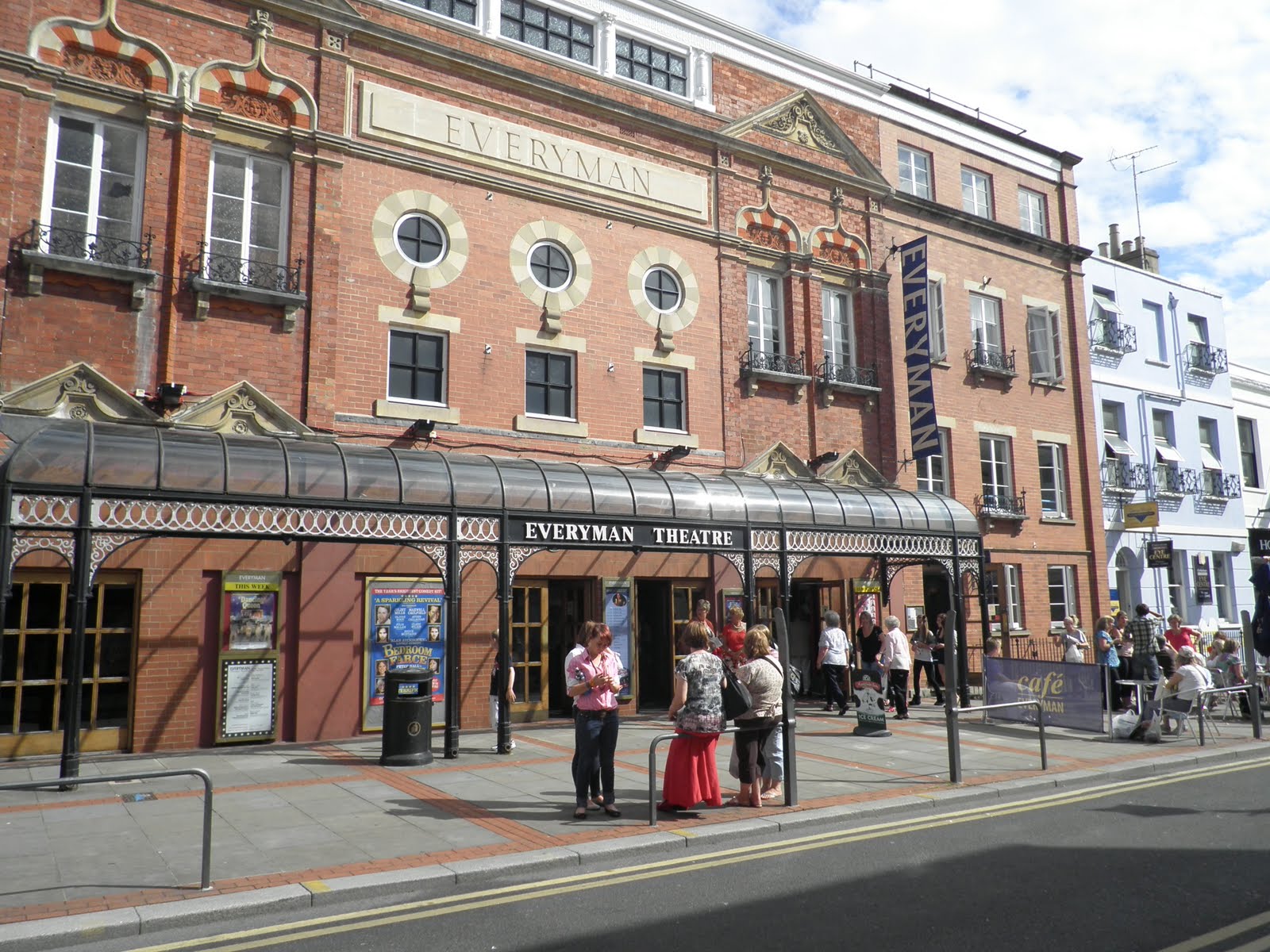 Anne Bartlett the Gloucestershire Tour Guide A Guided Tour of the