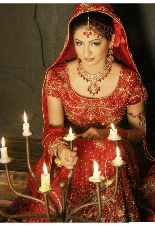 [pakistani-dulhan-in-red-bridal-dress.jpg]