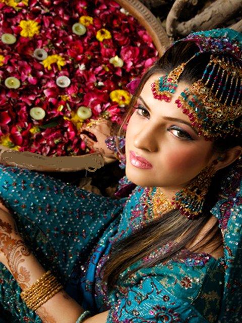 [Pakistani-Bridal-Dresses-5.jpg]
