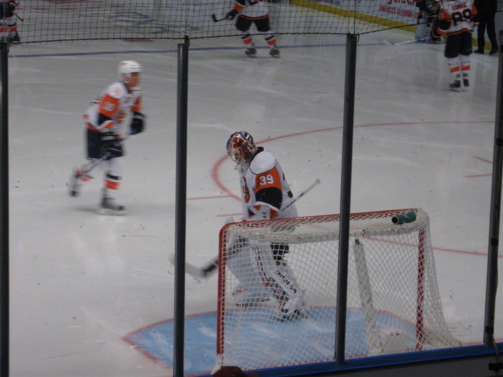 [12-26-08+leafs+isles+game+020.jpg]