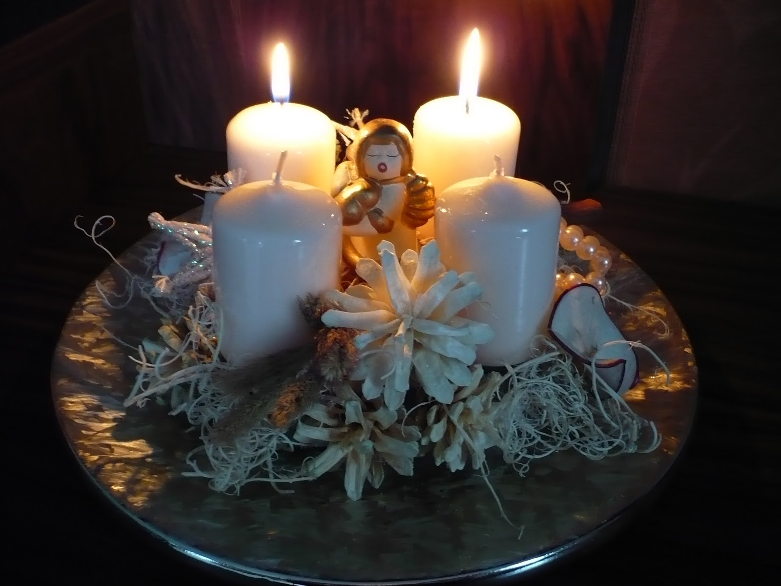 две свечи фото. свечи 2 февраля. горящая свеча. свечи 2 февраля. горящие свечи.