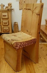 Cadeiras e cadeirões; estufados ou todos em madeira...