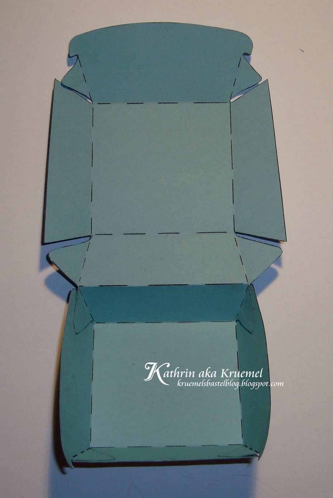 Simply Sassy: burger-box tutorial by Kathrin