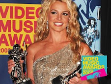 Britney SWEEPS the VMA's!