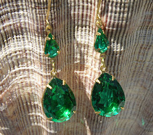 LUXURIOUS EMERALD PEARS