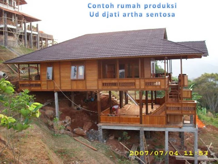  Rumah  Panggung Woloan 