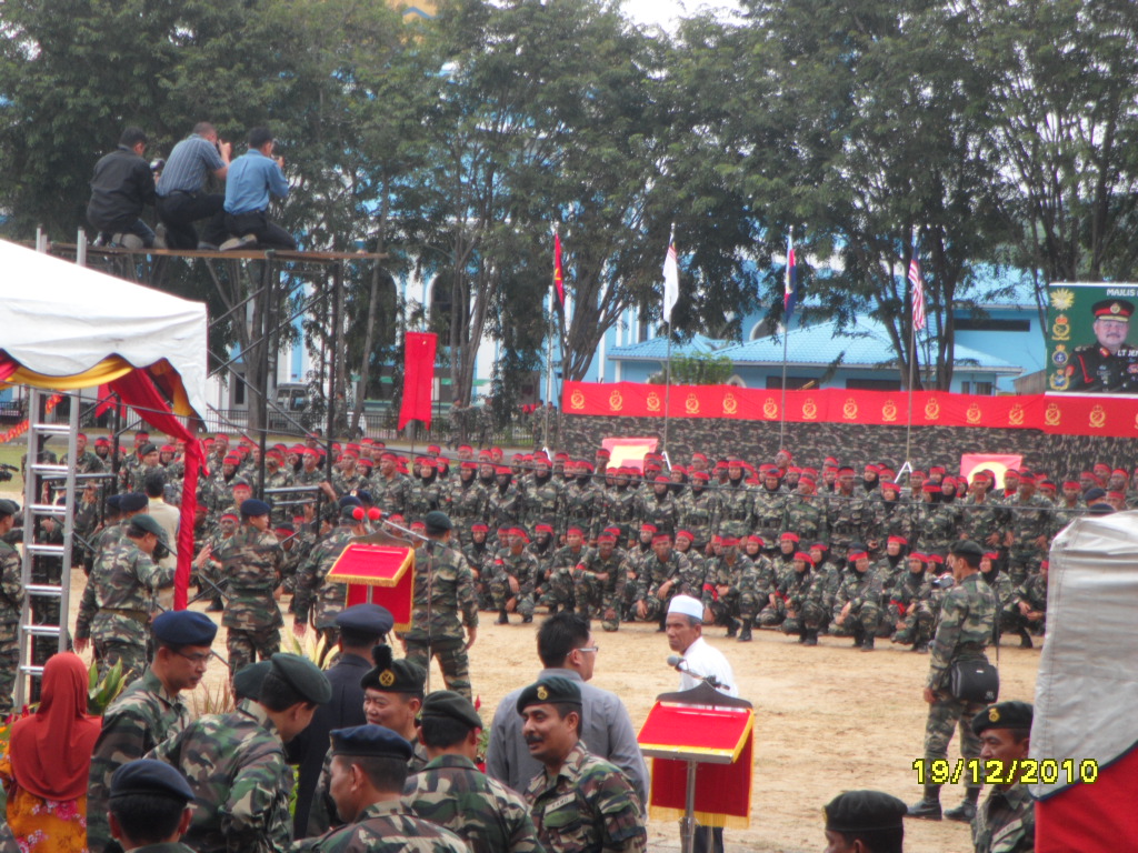 seiring dengan cogan kata berkhidmat untuk negara